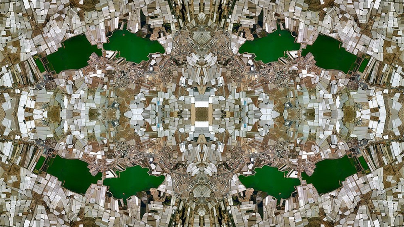 Illustration for article titled Google Maps Reinterpreted as Intricate Persian Rugs are Beautifully Complex